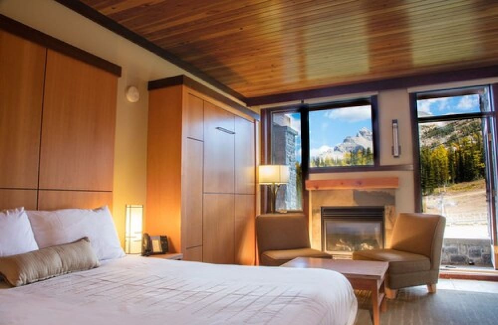sunshine mountain lodge