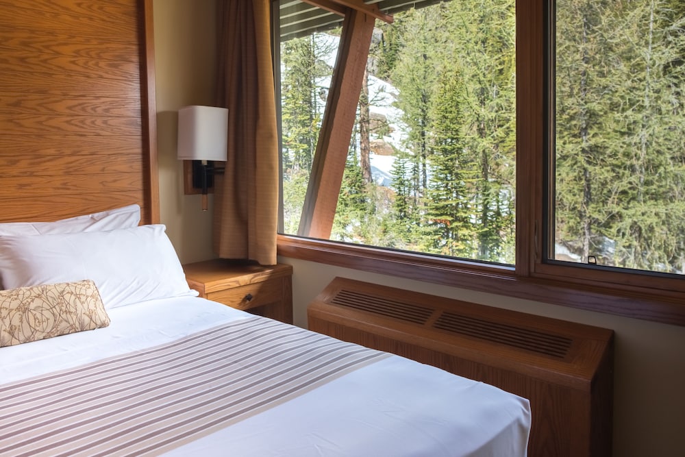 sunshine mountain lodge