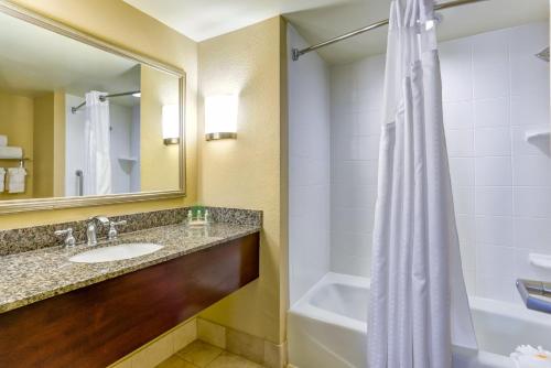 holiday inn indianapolis carmel by ihg