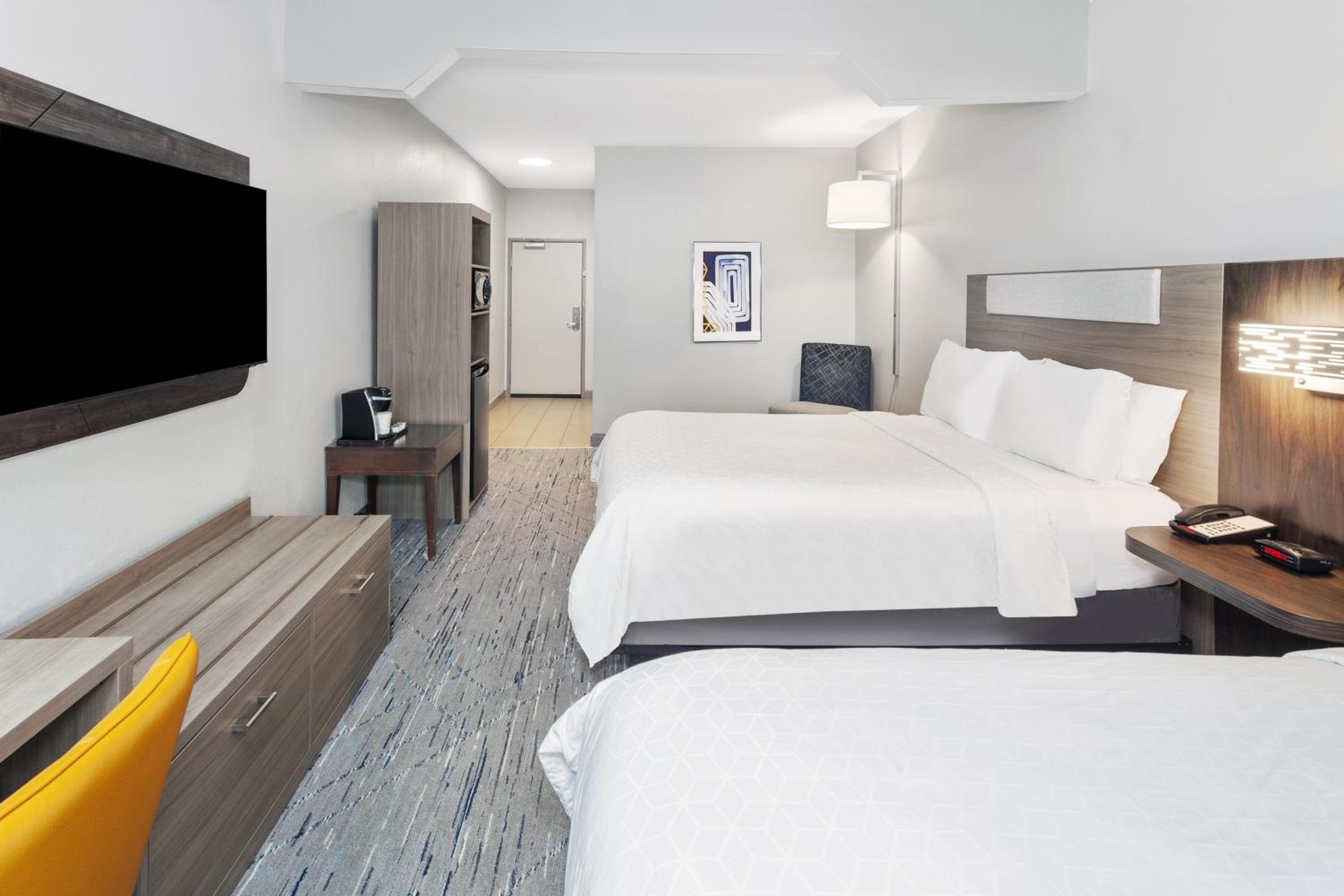 holiday inn express and suites carmel north westfield