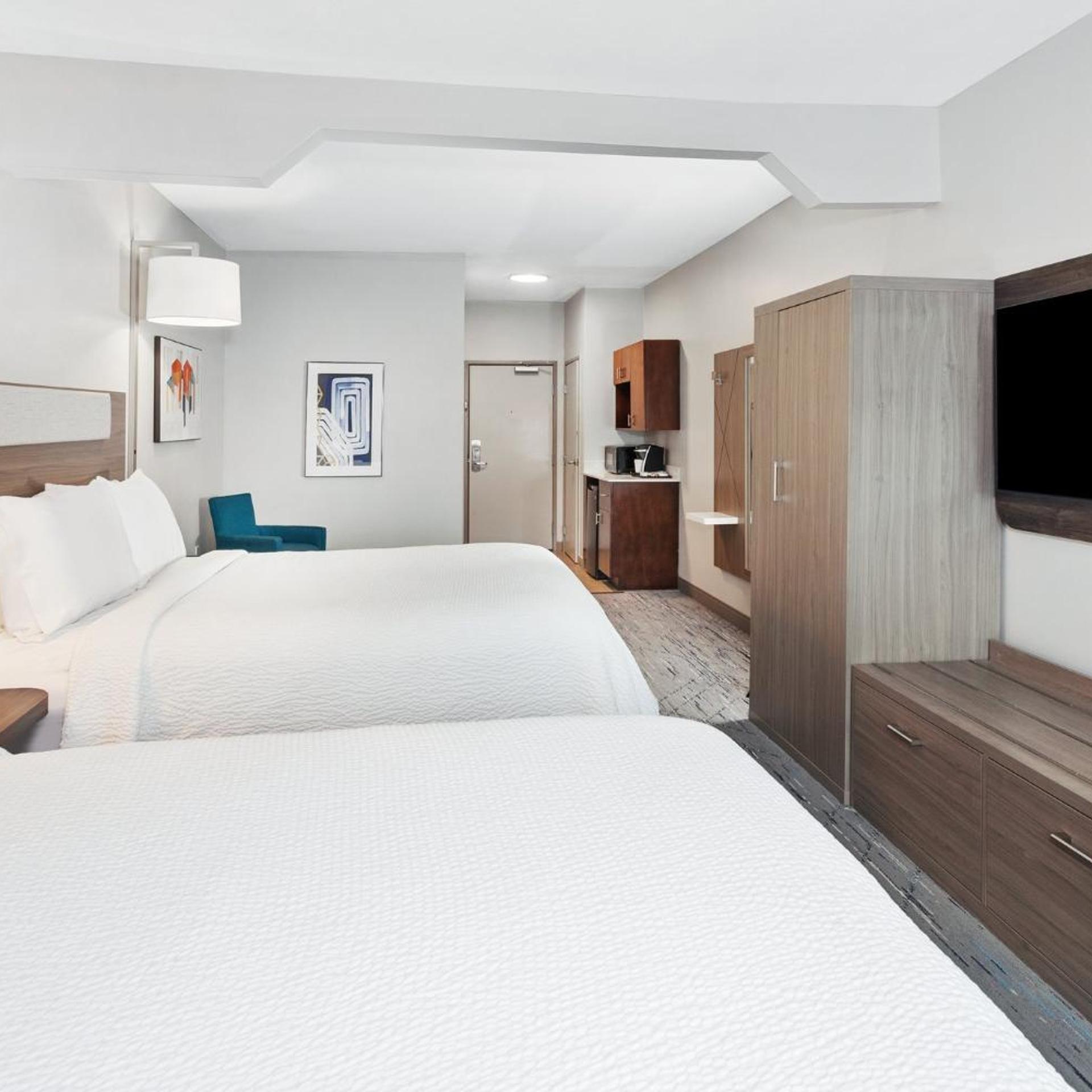 holiday inn express and suites carmel north westfield