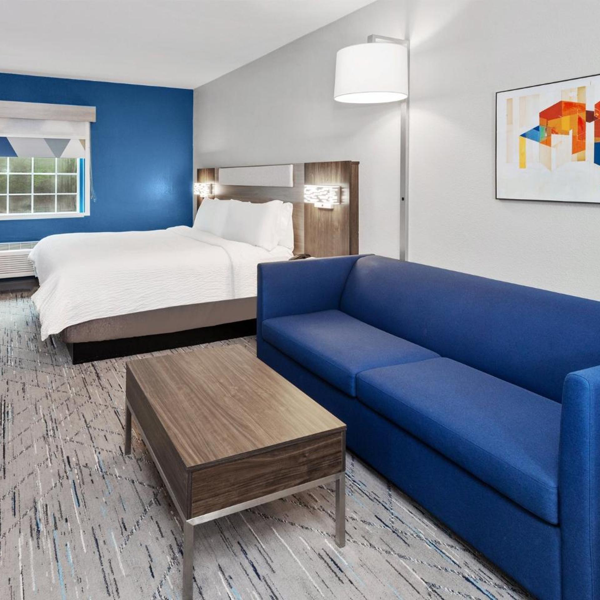 holiday inn express and suites carmel north westfield