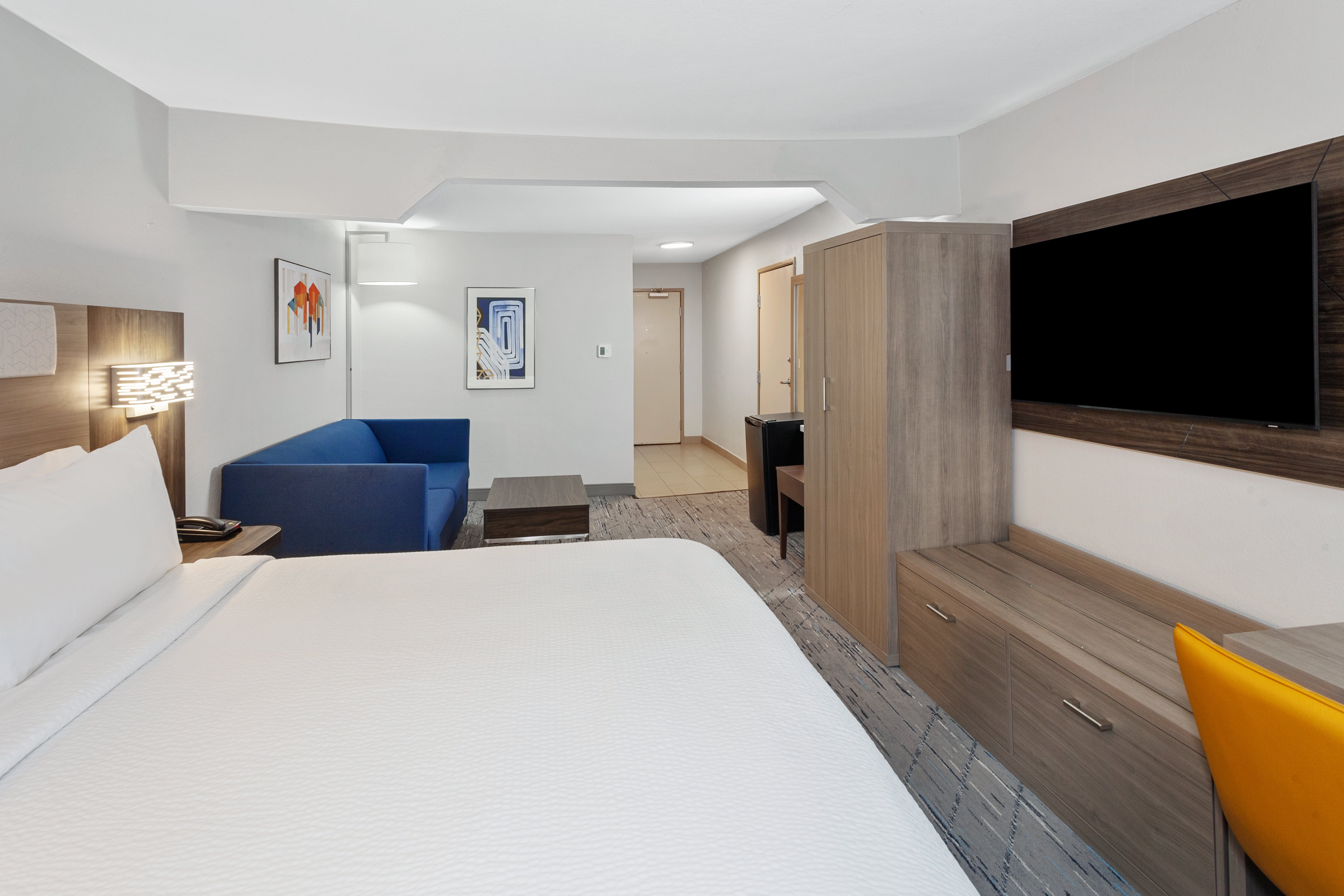 holiday inn express and suites carmel north westfield