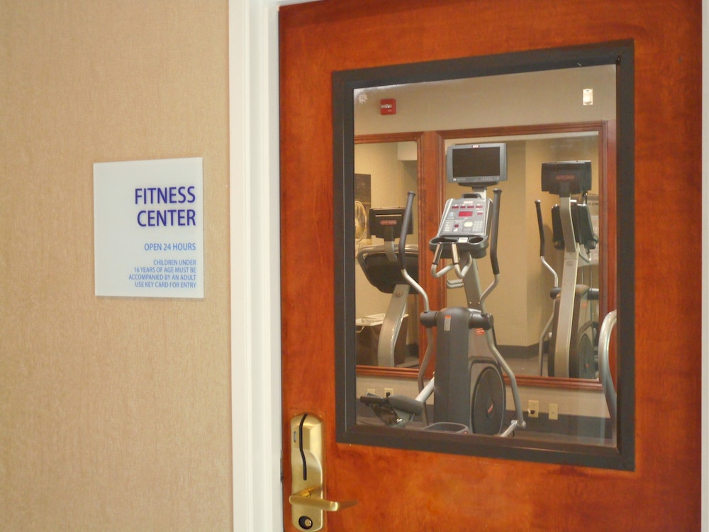 holiday inn express and suites carmel north westfield