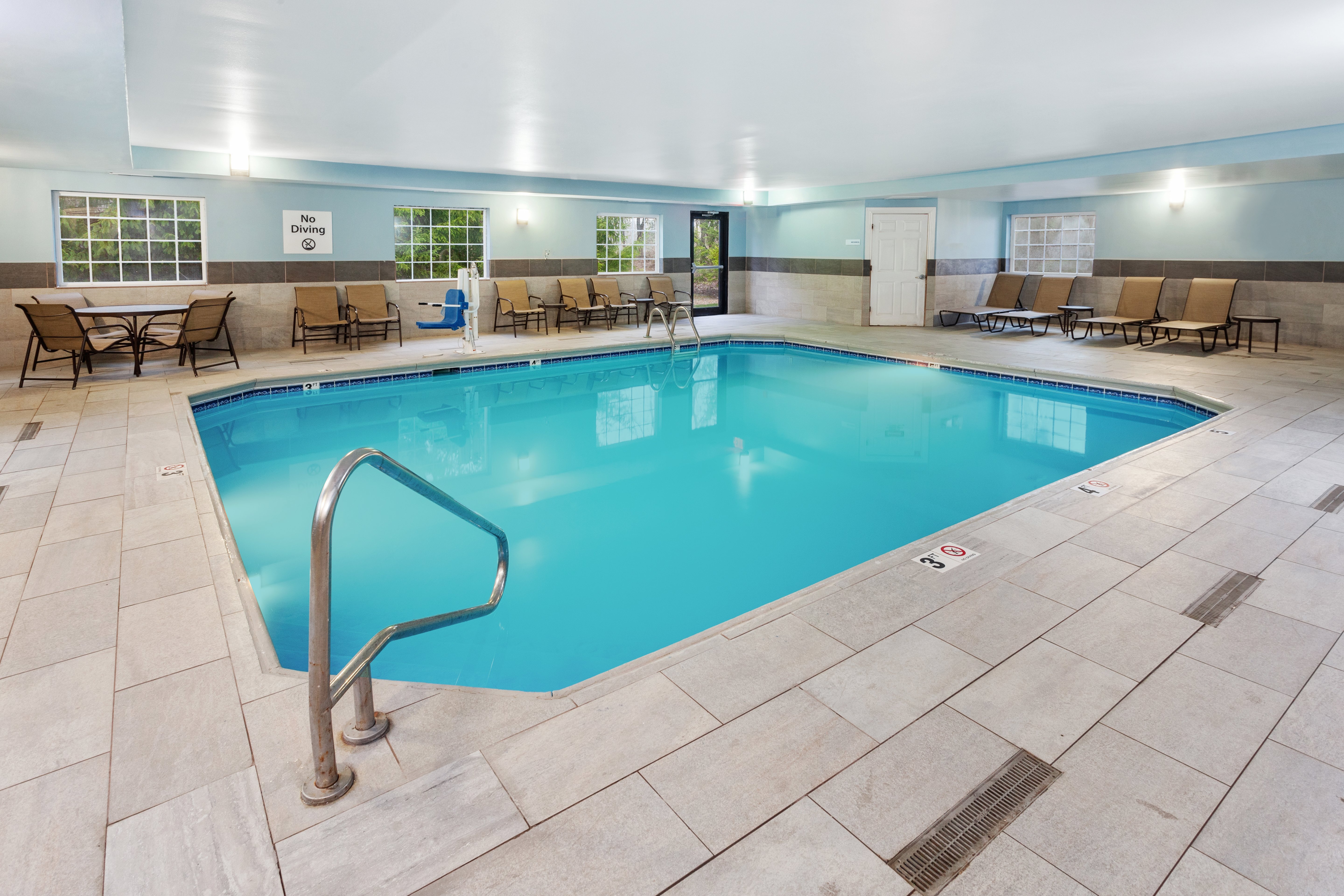 holiday inn express and suites carmel north westfield