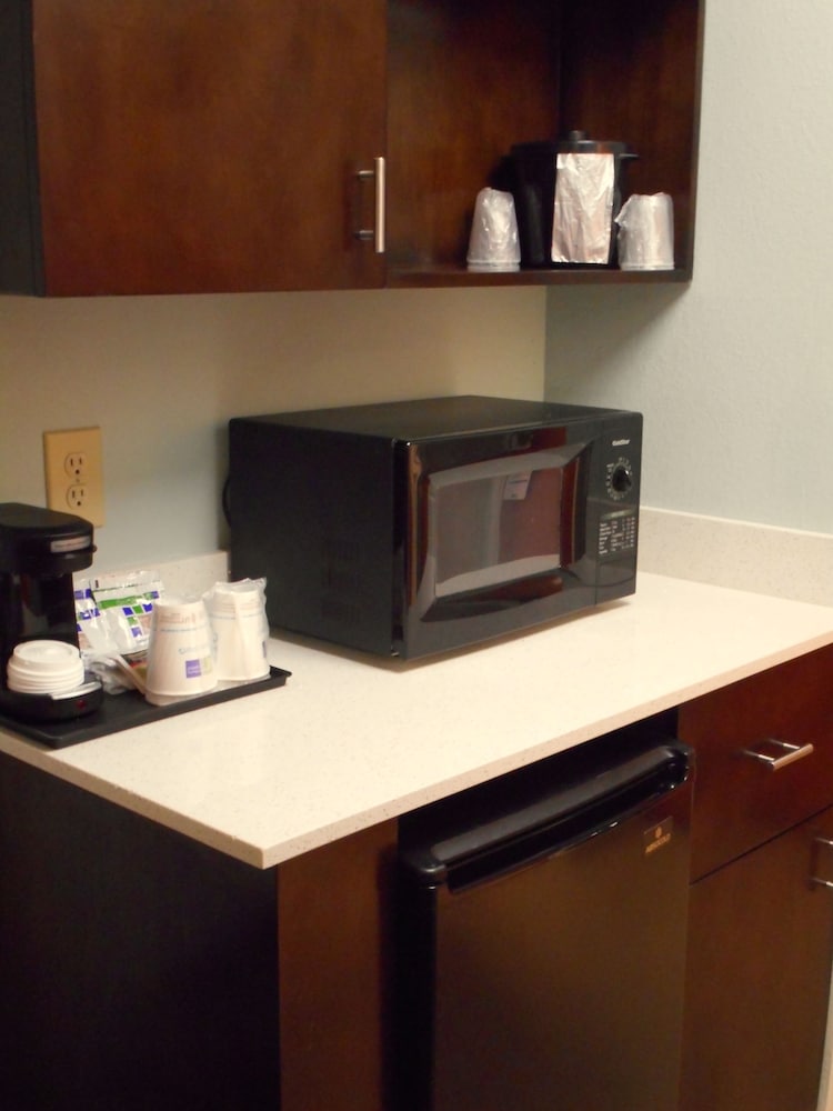 holiday inn express and suites carmel north westfield