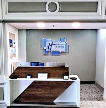 Holiday Inn Express & Suites Carmel North - Westfield,Cicero>>Carmel,3 star