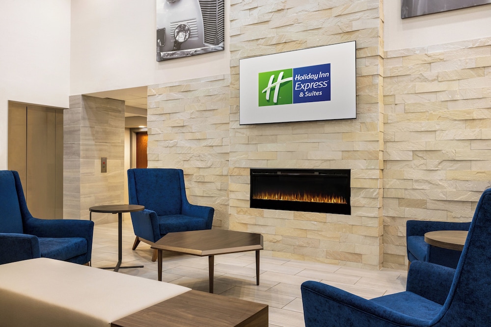 holiday inn express suite w airport area