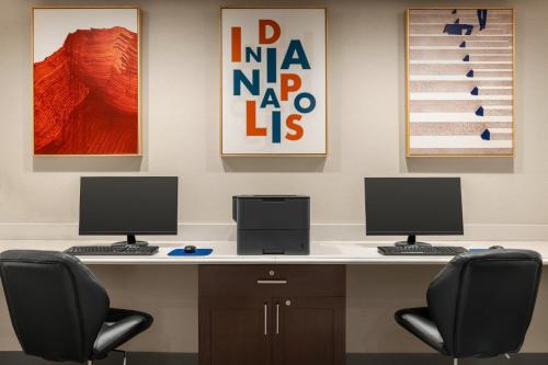 holiday inn express suite w airport area