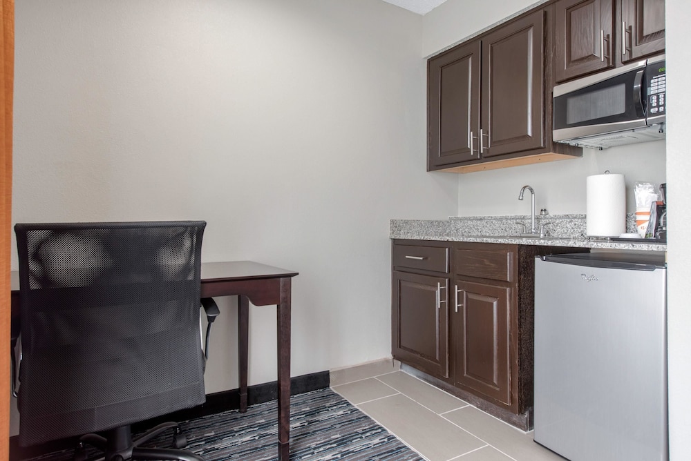 quality inn and suites brownsburg indianapolis west