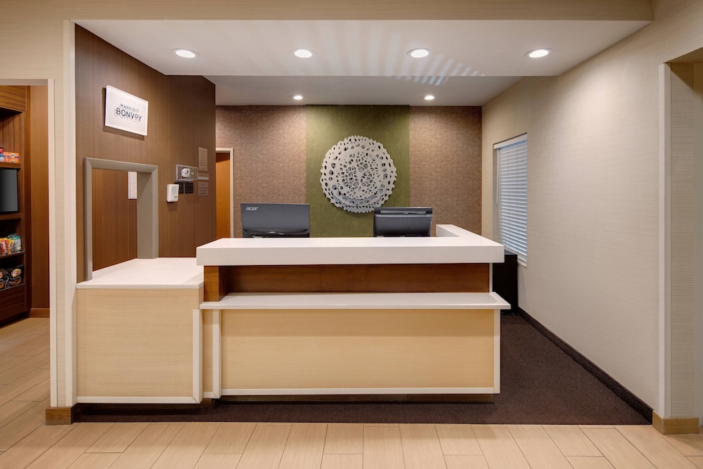 fairfield inn and suites by marriott indianapolis airport