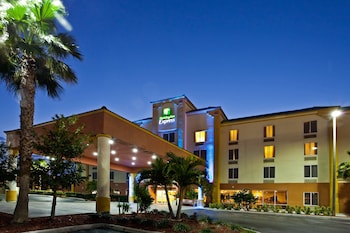 Holiday Inn Express Hotels & Suites Cocoa Beach By Ihg,Cape Canaveral>>Brevard County,3 star