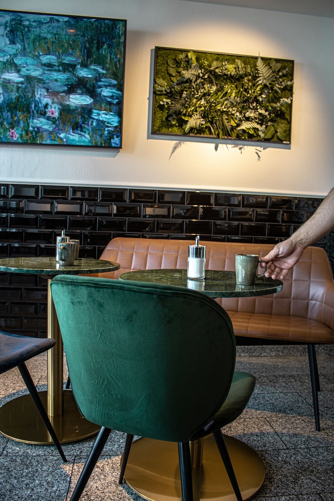 nikii city hotel