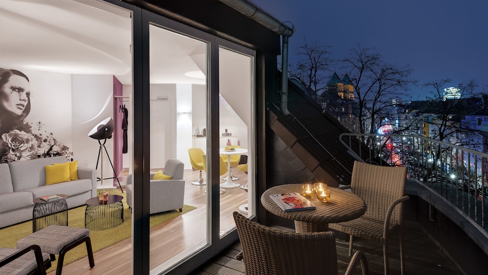 hotel indigo dusseldorf victoriaplatz by ihg