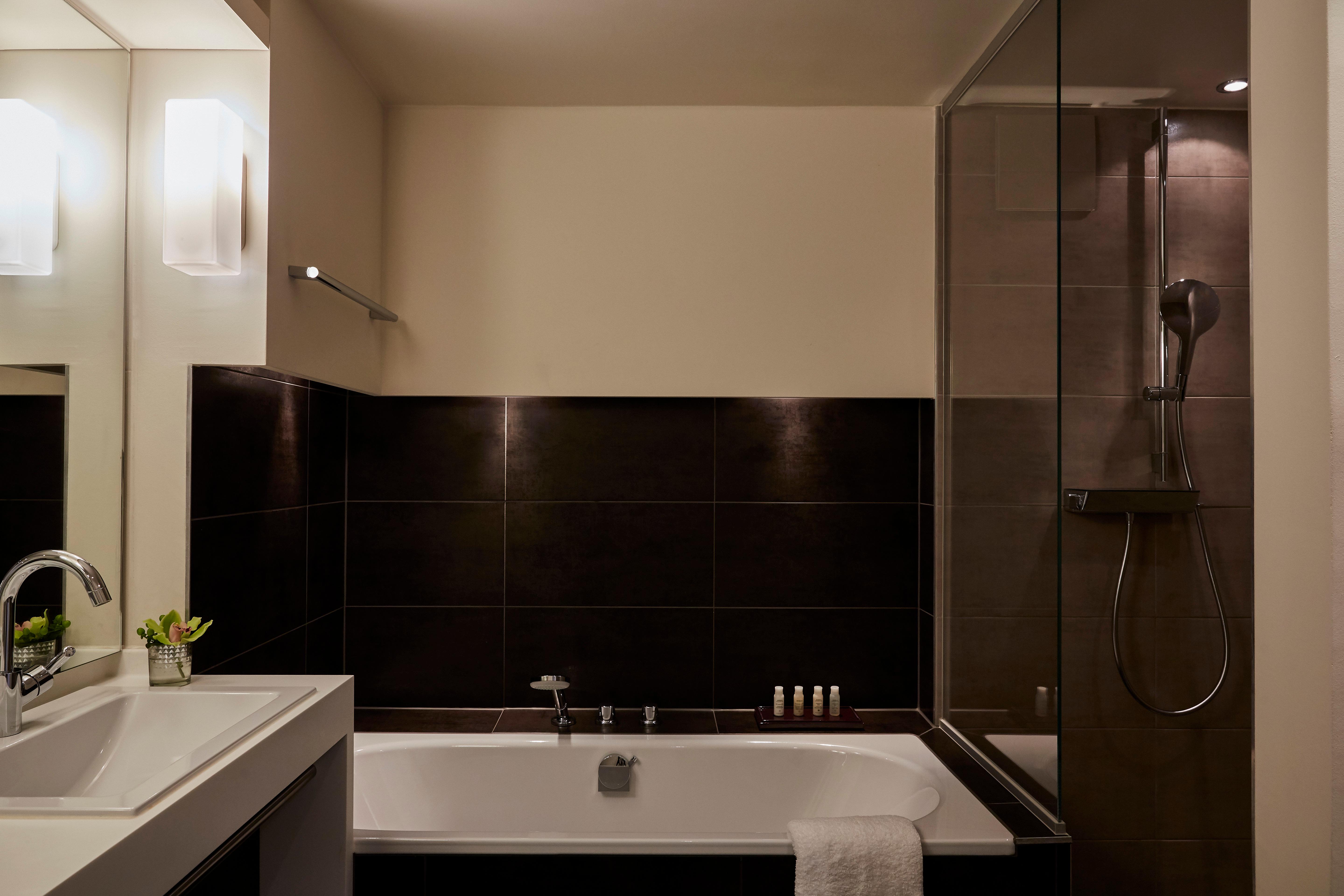 hotel indigo dusseldorf victoriaplatz by ihg