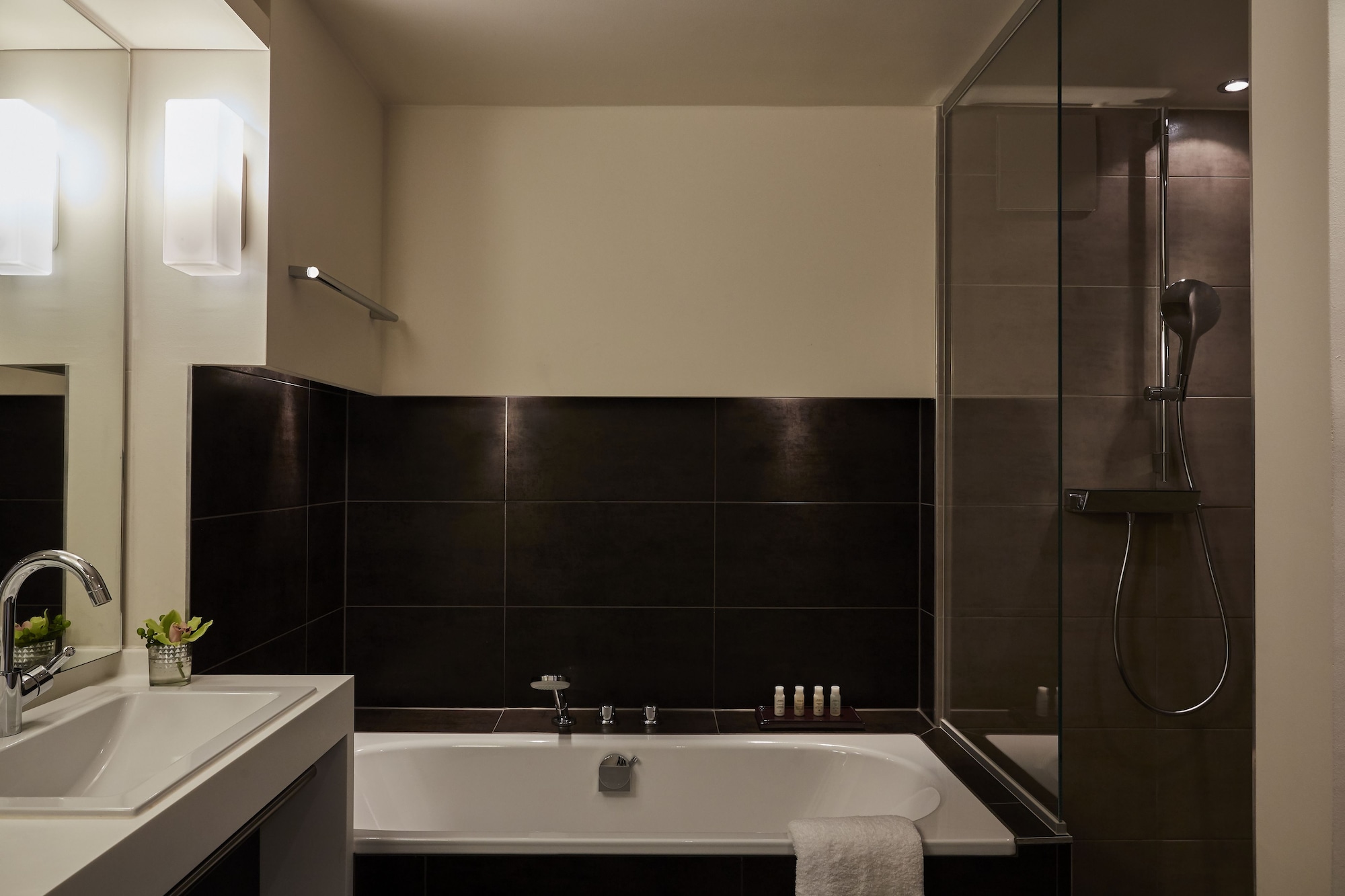 hotel indigo dusseldorf victoriaplatz by ihg