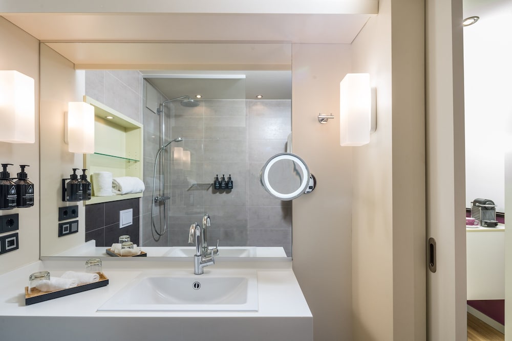 hotel indigo dusseldorf victoriaplatz by ihg