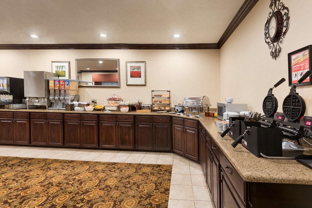 country inn and suites by radisson asheville outlet mall