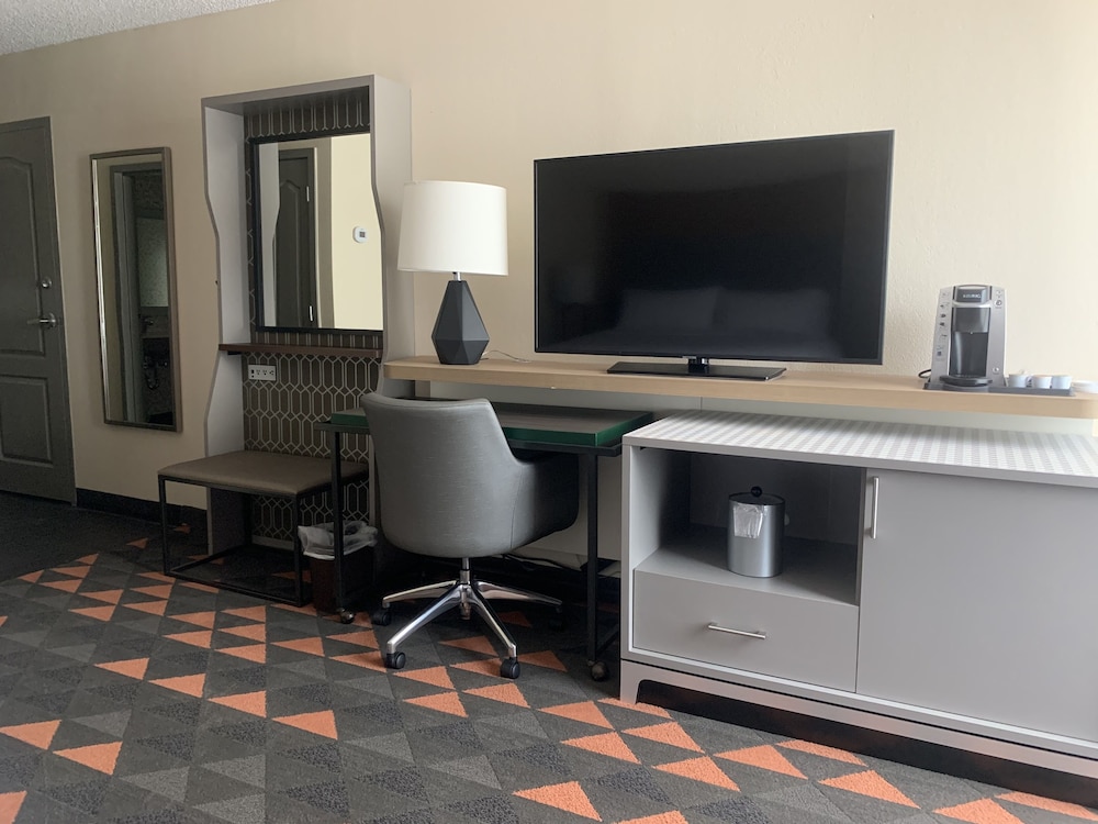 holiday inn asheville biltmore by ihg
