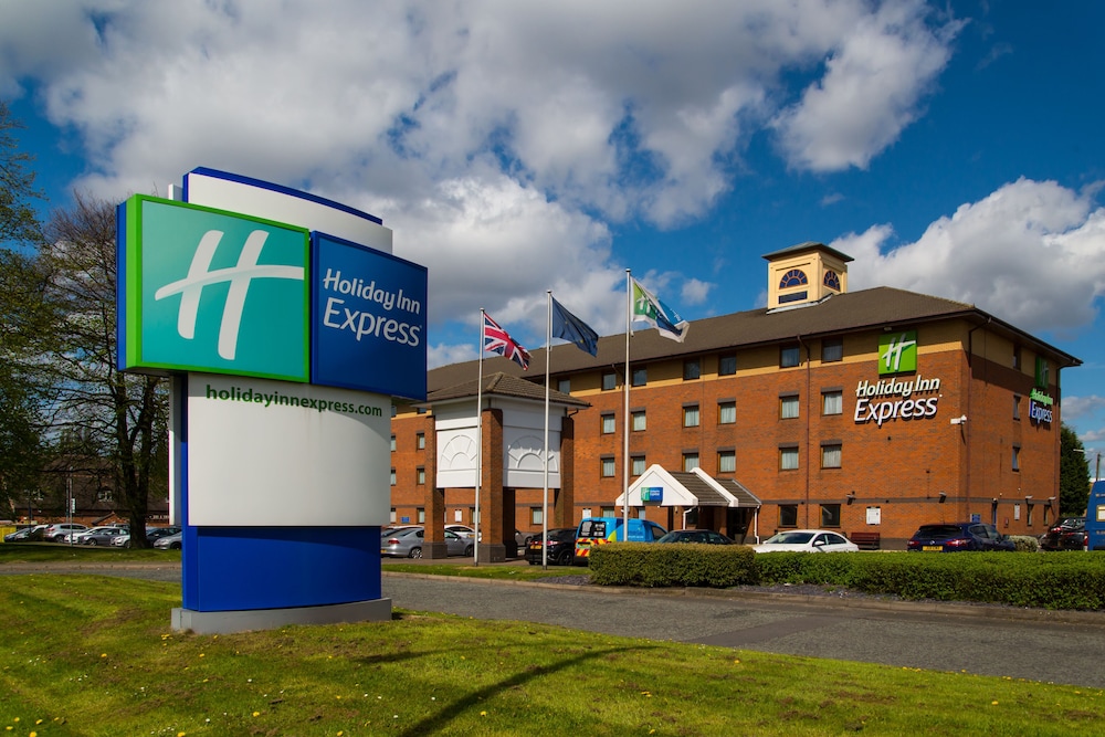 holiday inn express birmingham oldbury by ihg