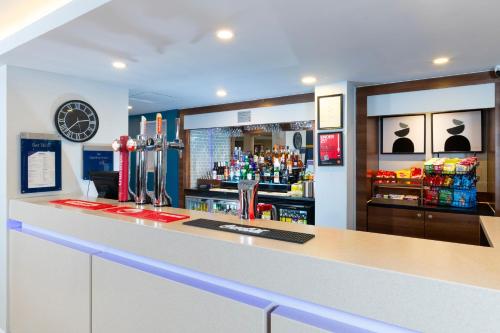 holiday inn express birmingham oldbury by ihg