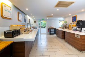holiday inn express birmingham oldbury by ihg