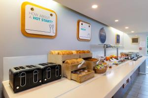 holiday inn express birmingham oldbury by ihg