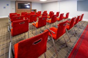 holiday inn express birmingham oldbury by ihg