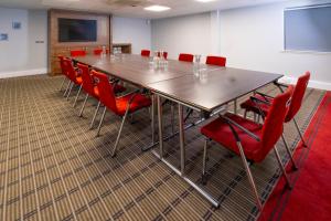 holiday inn express birmingham oldbury by ihg