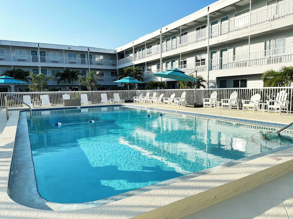 lantern inn and suites