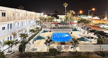 lantern inn and suites