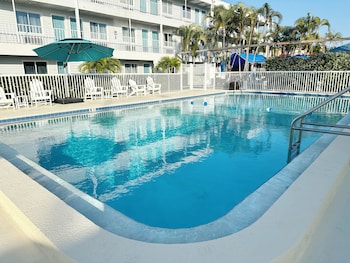 lantern inn and suites