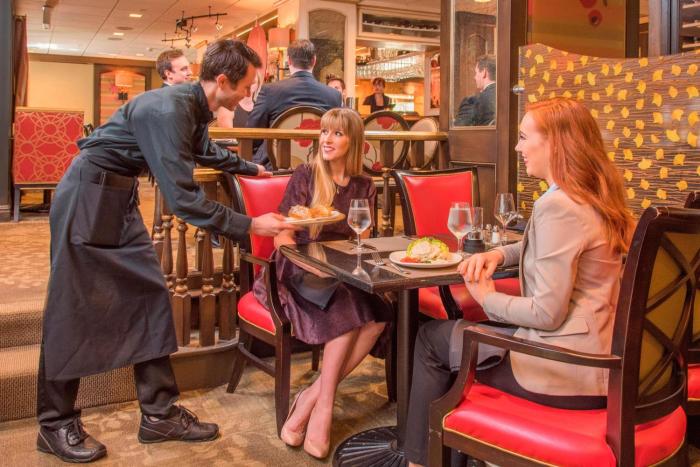 the raphael hotel autograph collection