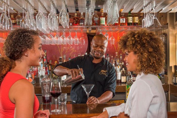 the raphael hotel autograph collection