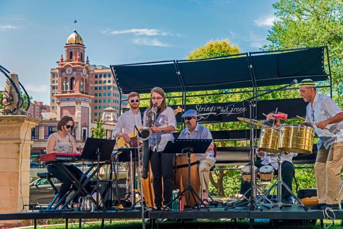 the raphael hotel autograph collection