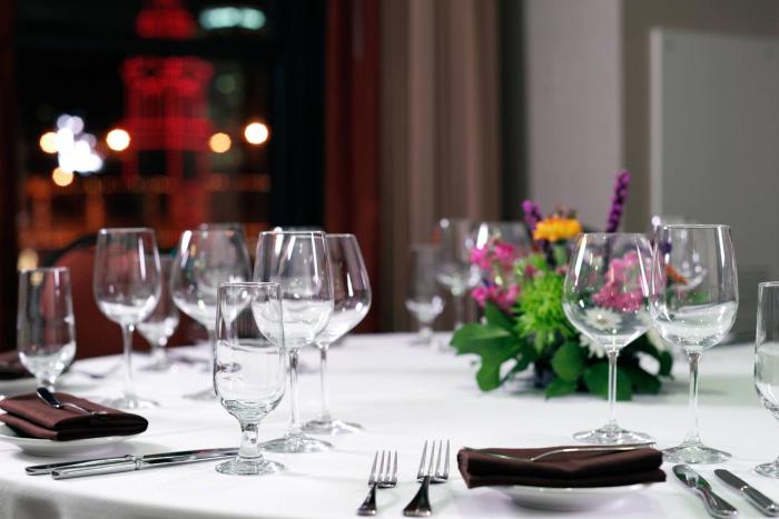the raphael hotel autograph collection