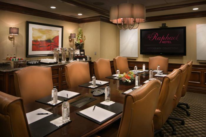 the raphael hotel autograph collection