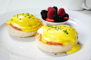 the raphael hotel autograph collection