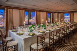 the raphael hotel autograph collection