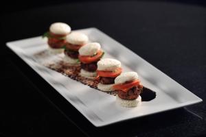 the raphael hotel autograph collection