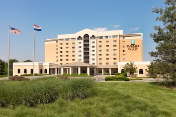 embassy suites by hilton kansas city international airport