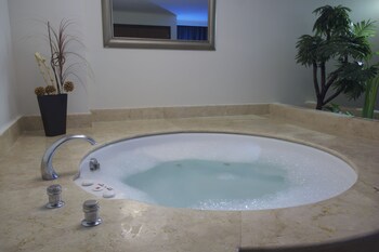 holiday inn ciudad de mexico trade center by ihg