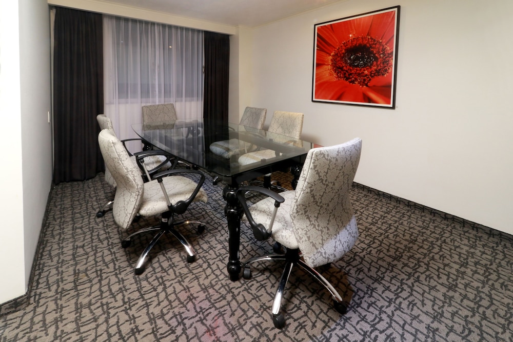 holiday inn ciudad de mexico trade center by ihg