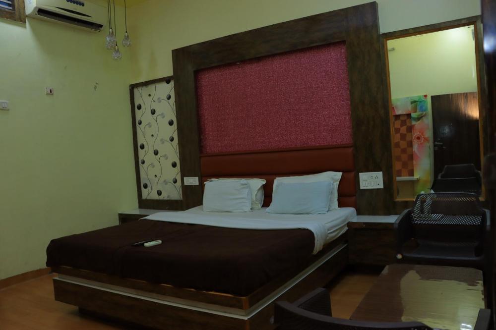 mayura lodge residency