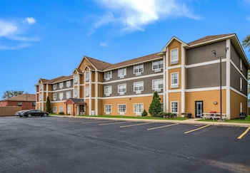 Americas Best Value Inn & Suites Three Rivers,Mendon>>Kalamazoo,2 star