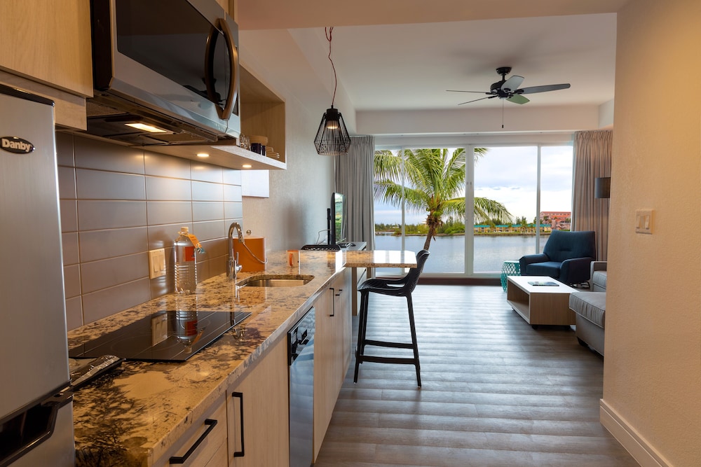 pelican bay resort at lucaya