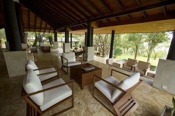 Deer Park Hotel,In The Historical District,5 star
