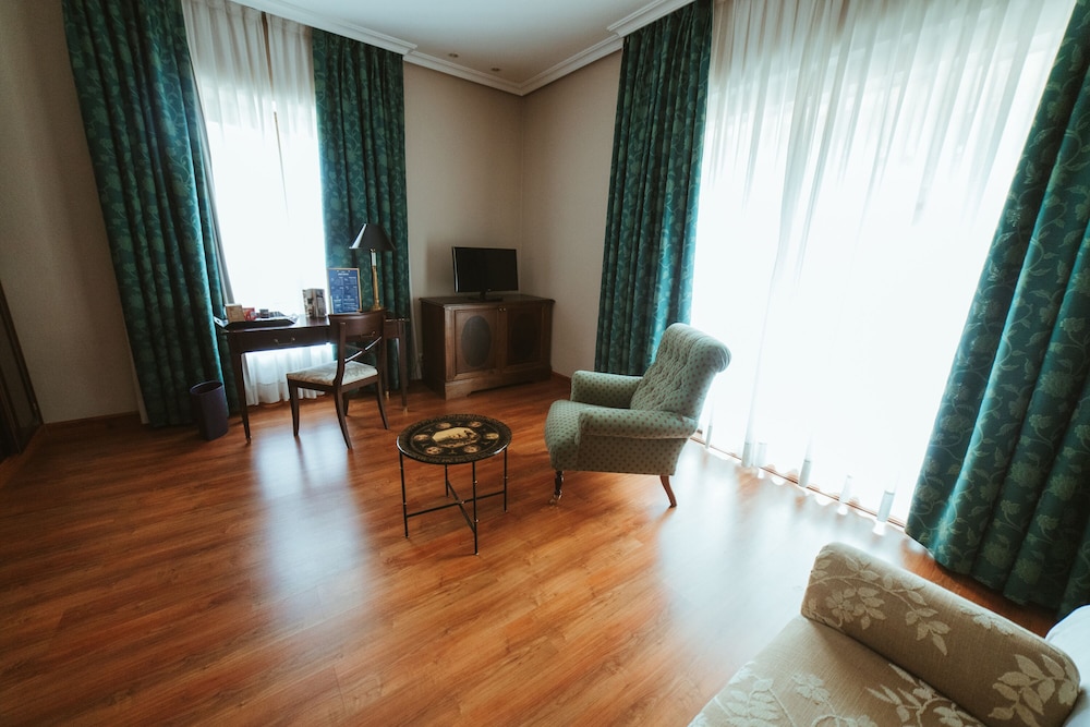 barcelo leon conde luna