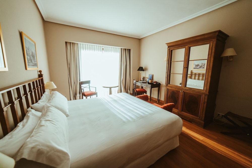 Barcelo Leon Conde Luna,Trobajo Del Camino>>Leon,4 star