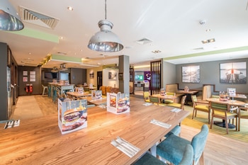 premier inn tenby town centre